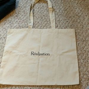 Realisation par special edition tote